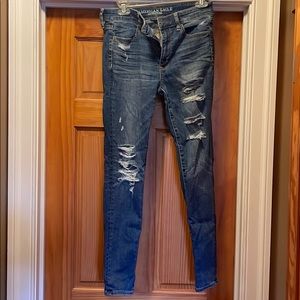 American Eagle Hi-Rise Distressed Jegging